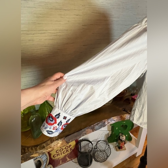 Label Of Graded Goods H&M Blue Striped Embroidered Top Blouse Women’s Size 8 - Picture 5 of 9